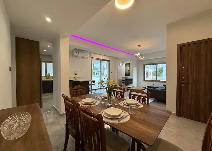 Bella's Place - Stylish 2bd With Large Veranda Apartman *