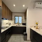 Bella's Place - Stylish 2bd With Large Veranda 拉纳卡