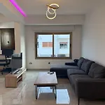 Bella's Place - Stylish 2bd With Large Veranda 拉纳卡