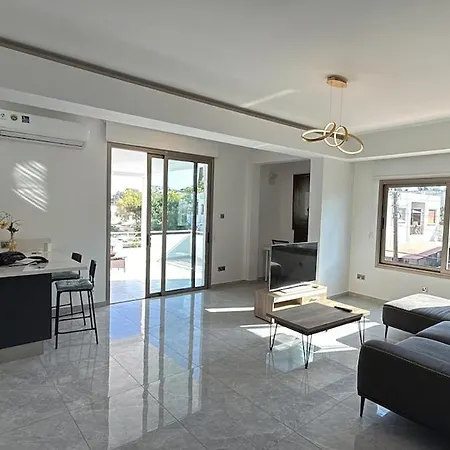 Апартаменты Bella's Place - Stylish 2bd With Large Veranda