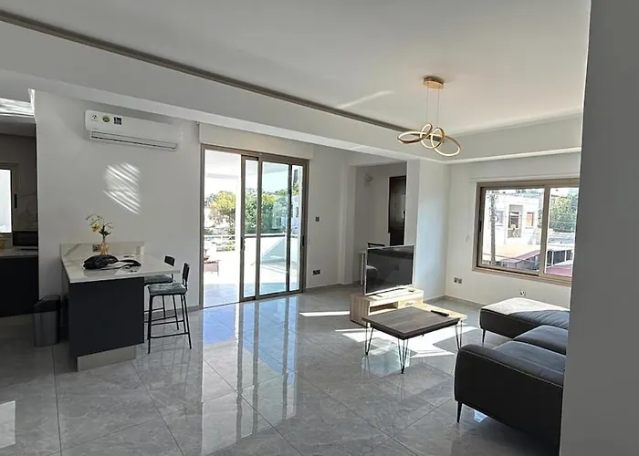 Апартаменты Bella's Place - Stylish 2bd With Large Veranda