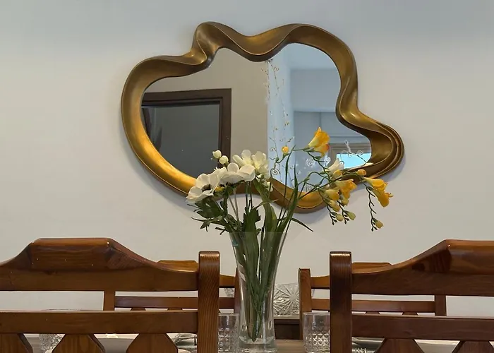 Апартаменты Bella's Place - Stylish 2bd With Large Veranda