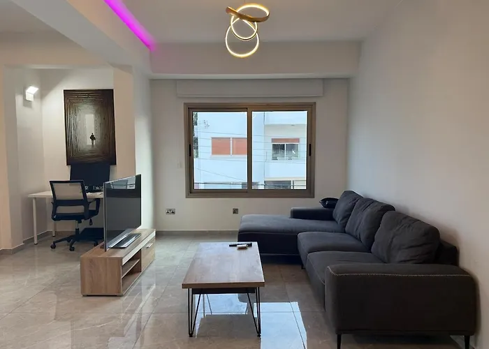 Bella's Place - Stylish 2bd With Large Veranda Ларнака