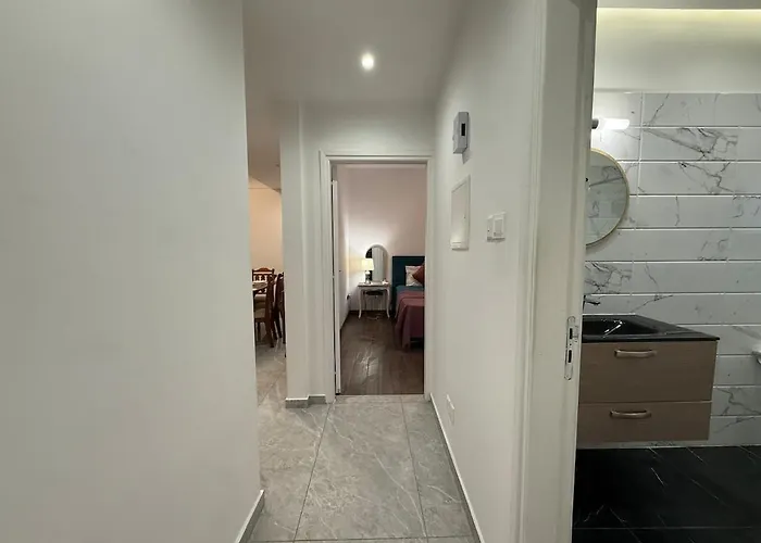 Bella's Place - Stylish 2bd With Large Veranda Ларнака